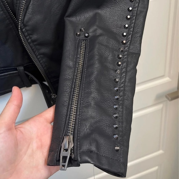 NWT BLANKNYC Faux Leather Moto Rose Studded Jacket - Picture 5 of 7